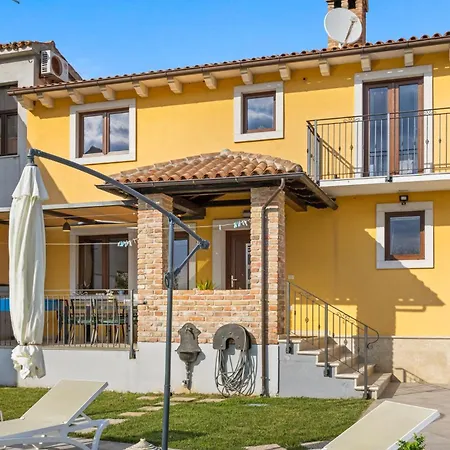 Vila Tramontana In Pula,istria By Istrabook Pula